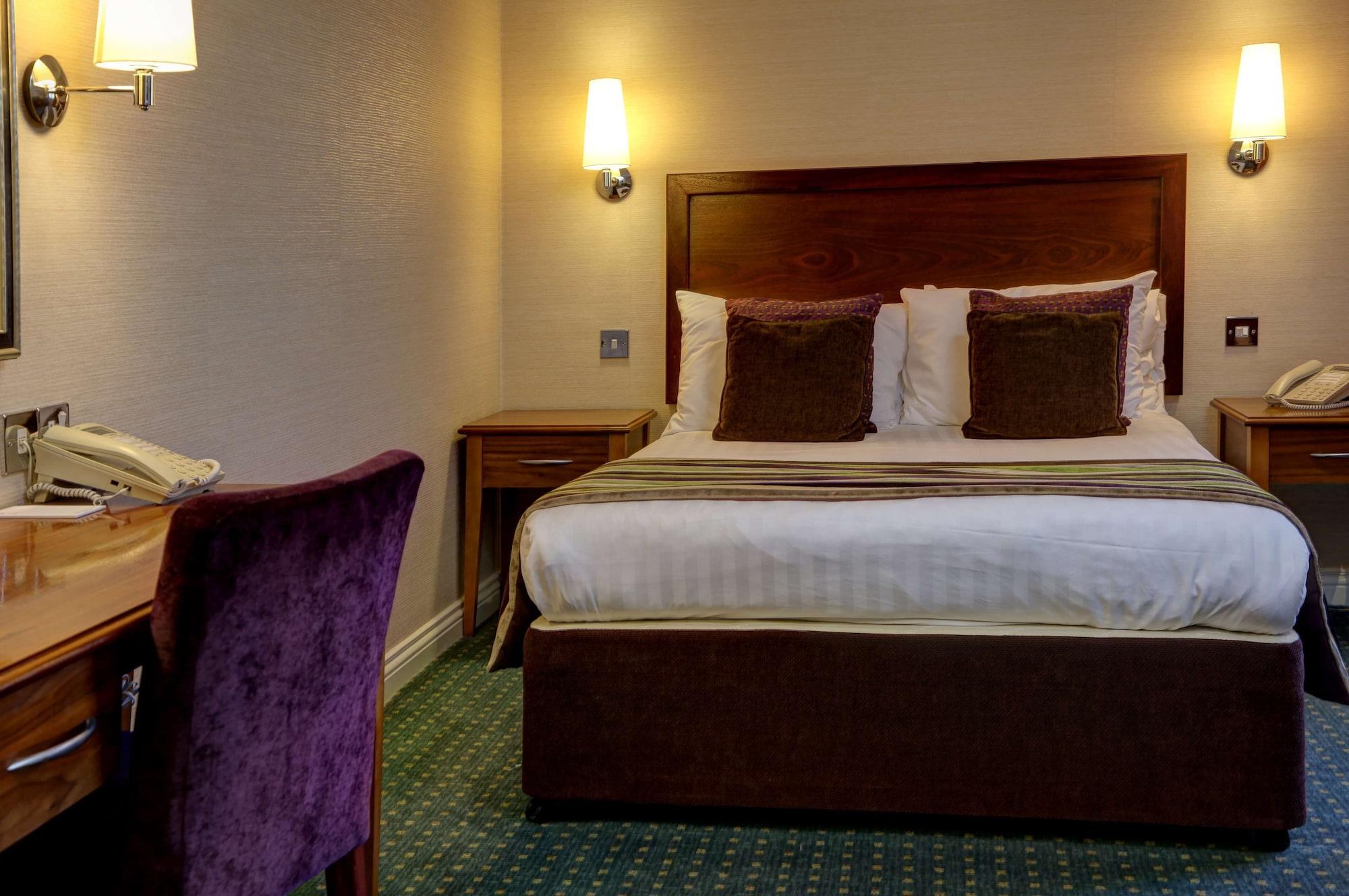 פטרבורו The Bull Hotel; Sure Hotel Collection By Best Western מראה חיצוני תמונה