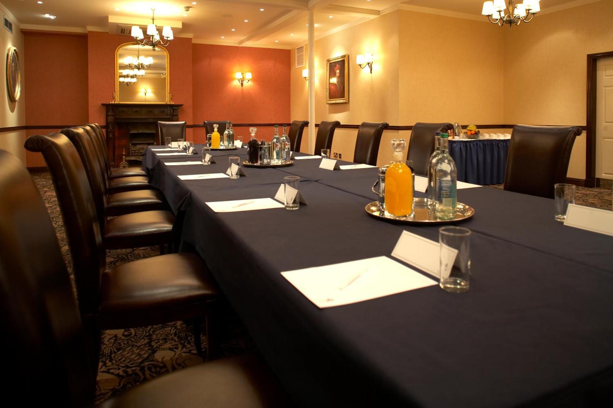 פטרבורו The Bull Hotel; Sure Hotel Collection By Best Western מראה חיצוני תמונה